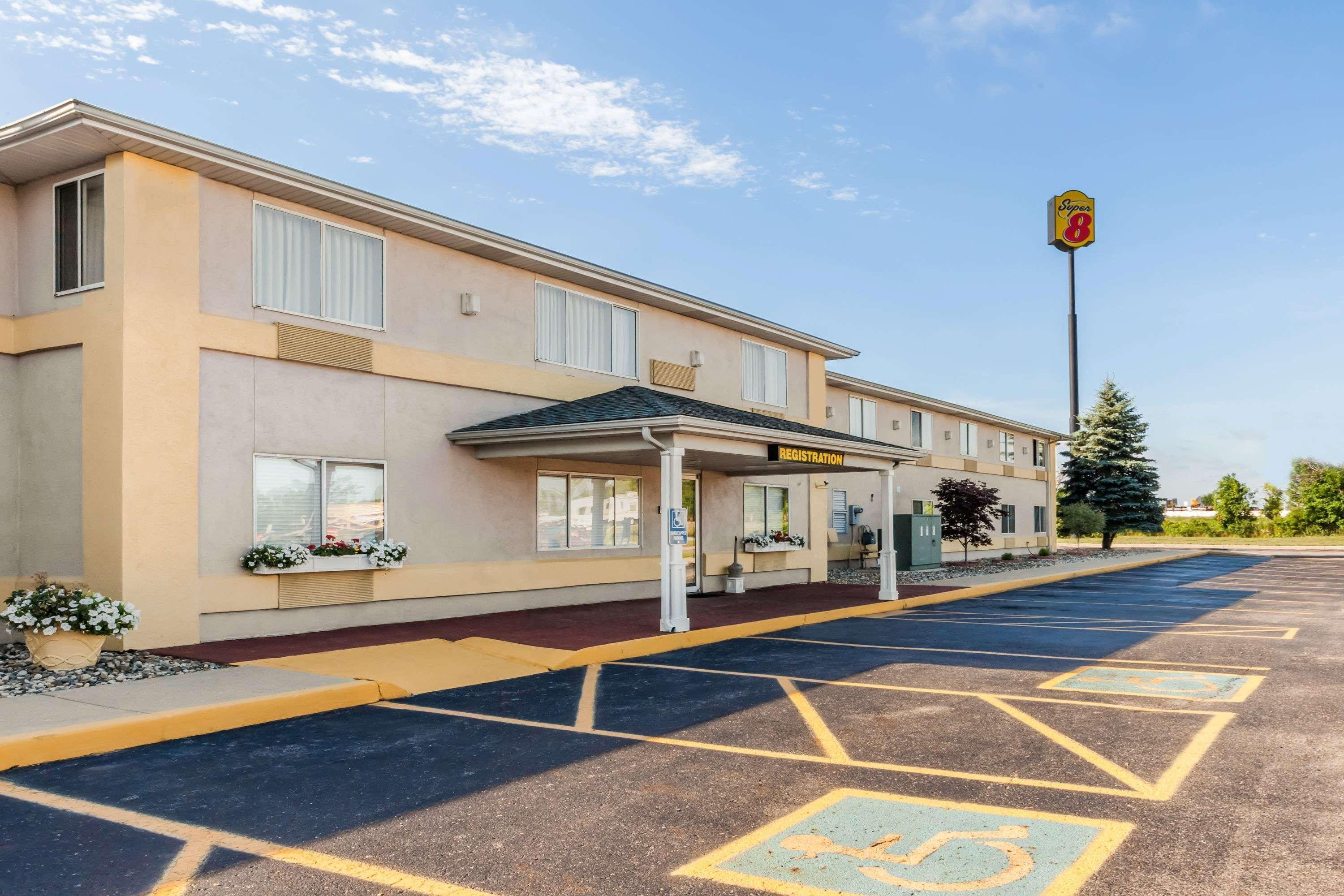 Готель Super 8 By Wyndham Ionia Mi Екстер'єр фото